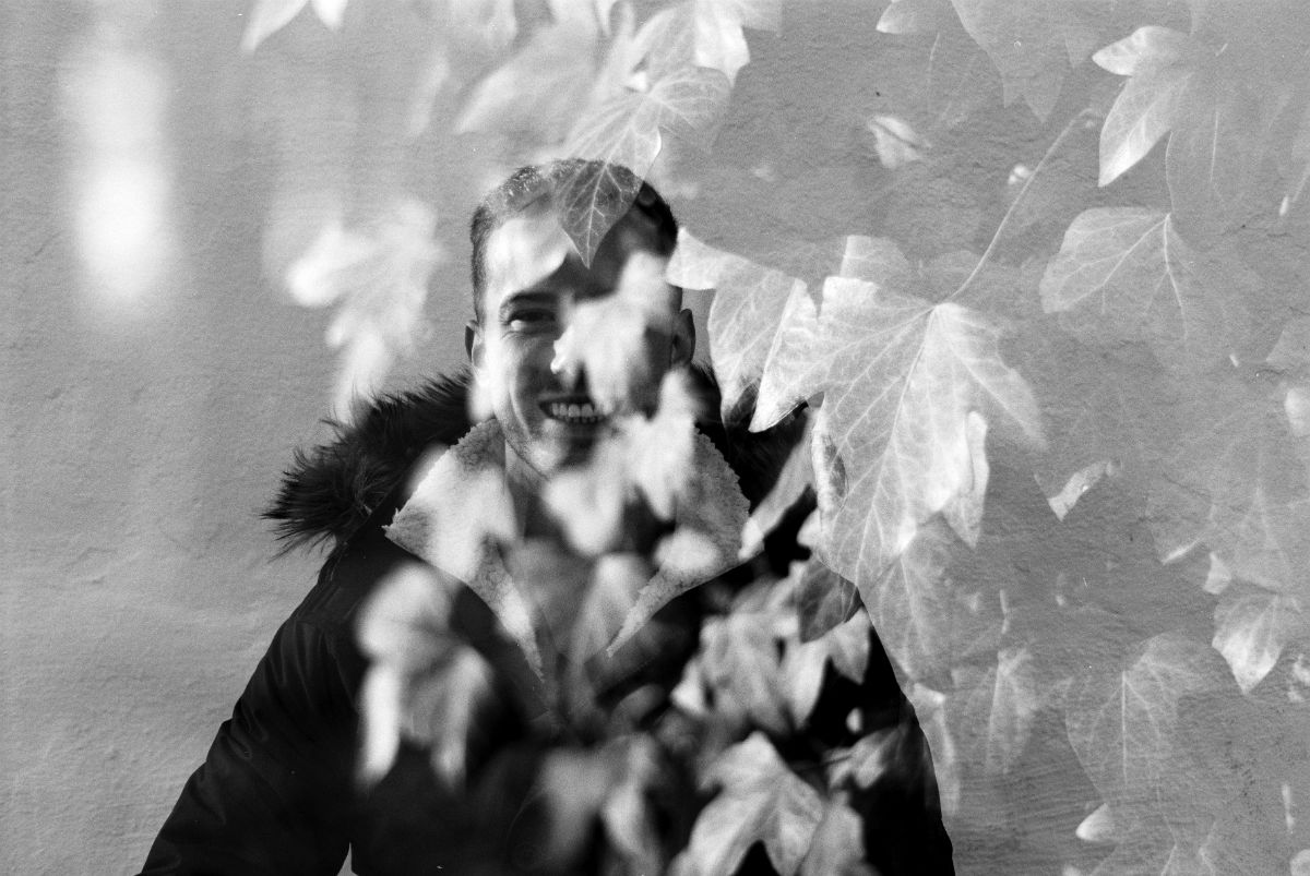 Portrait Nicolai Doppelbelichtung jüdischer Friedhof Stralsund (c) Lomoherz